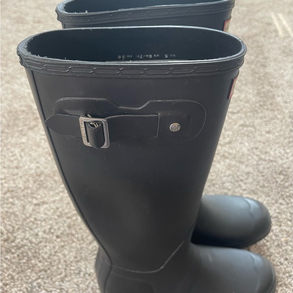 Womens hunter rain boots black matte size 7 - Picture 2 of 4